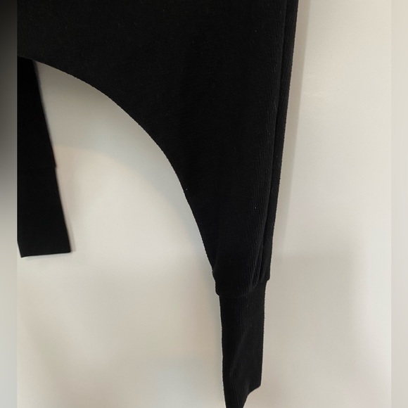 Black Thyme Maternity Batwing Sweater - Picture 2 of 5